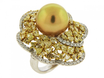 Celebrity Style South Sea Pearl & Diamond 18k Gold Cocktail Ring
