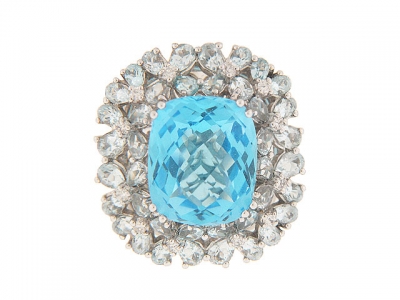 Oval Sky Blue Topaz & 18k White Gold Flower Pendant