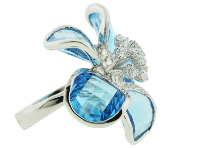 14.55ct Sliced Blue Topaz & Diamond 18k White Gold Flower Shape Ring