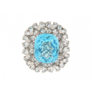 Oval Sky Blue Topaz & 18k White Gold Flower Pendant