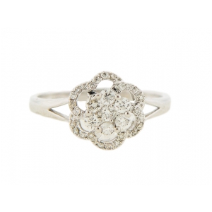 18k White Gold Pave Diamond Flower Ring