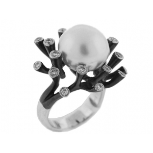Celebrity Style Bezel Set Diamond & Pearl 18k Black Gold Cocktail Ring